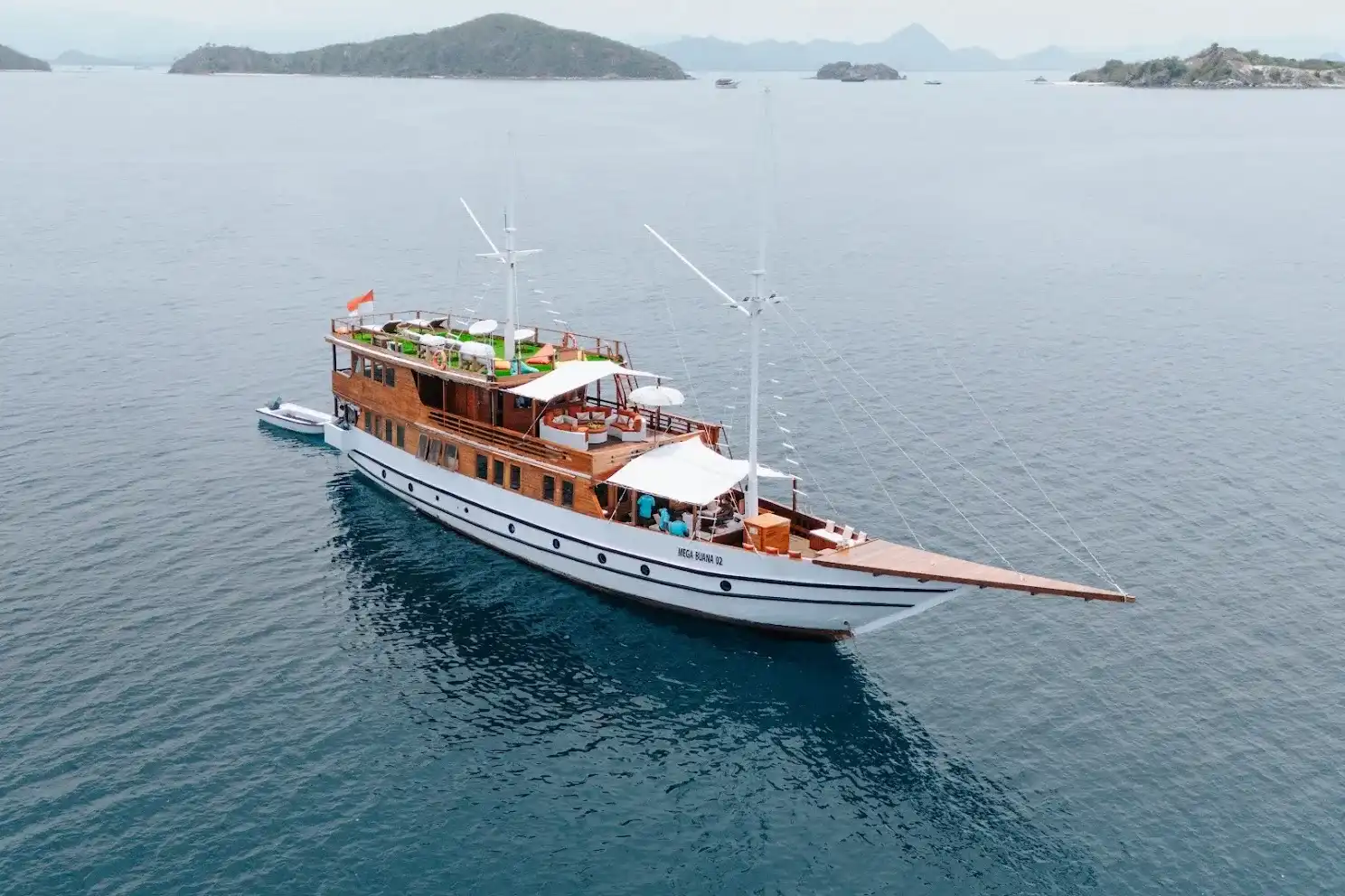 Magika Liveaboard, a nine-cabin phinisi, in Komodo National Park