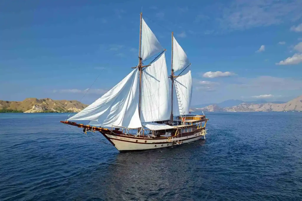 Best Komodo Liveaboard 2027: An Honest Ranking Framework From a Crew That Sails It Weekly