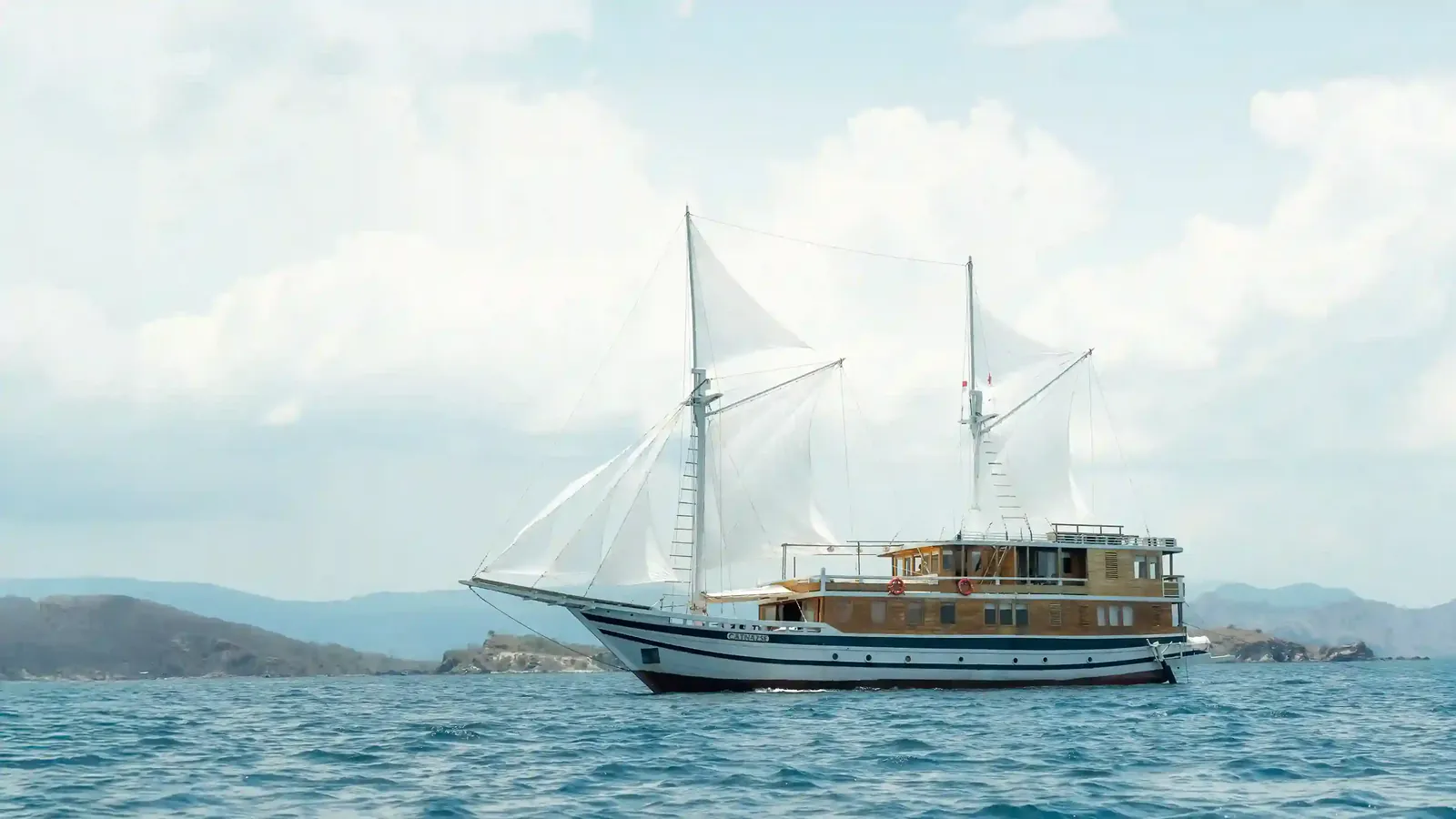Best Luxury Phinisi Komodo 2026: Where Magika Fits Inside the Komodo Luxury Fleet